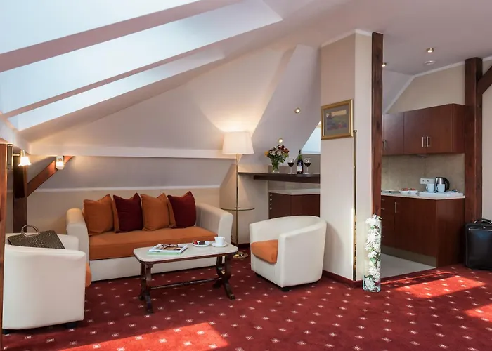 Crown Piast Hotel & SPA