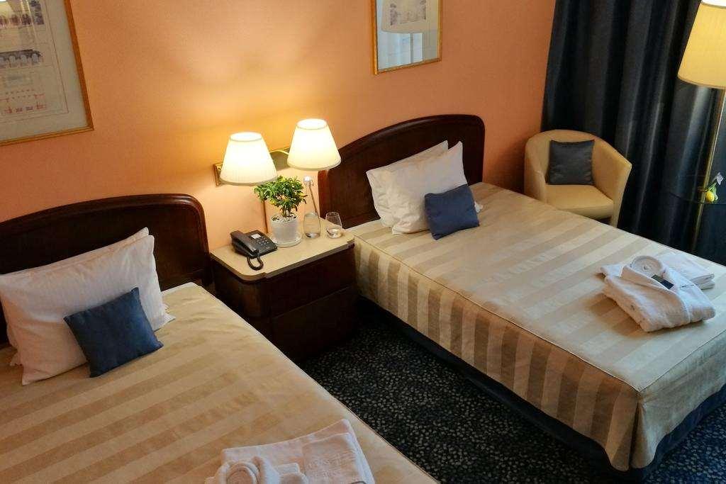 & Hotel 5*