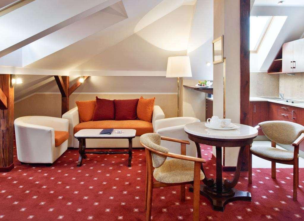 Hotel & 5*